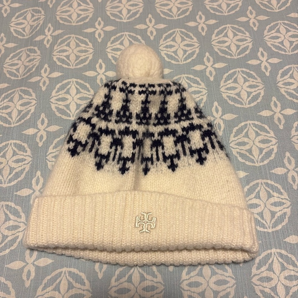 Tory Burch 100% merino wool winter hat
